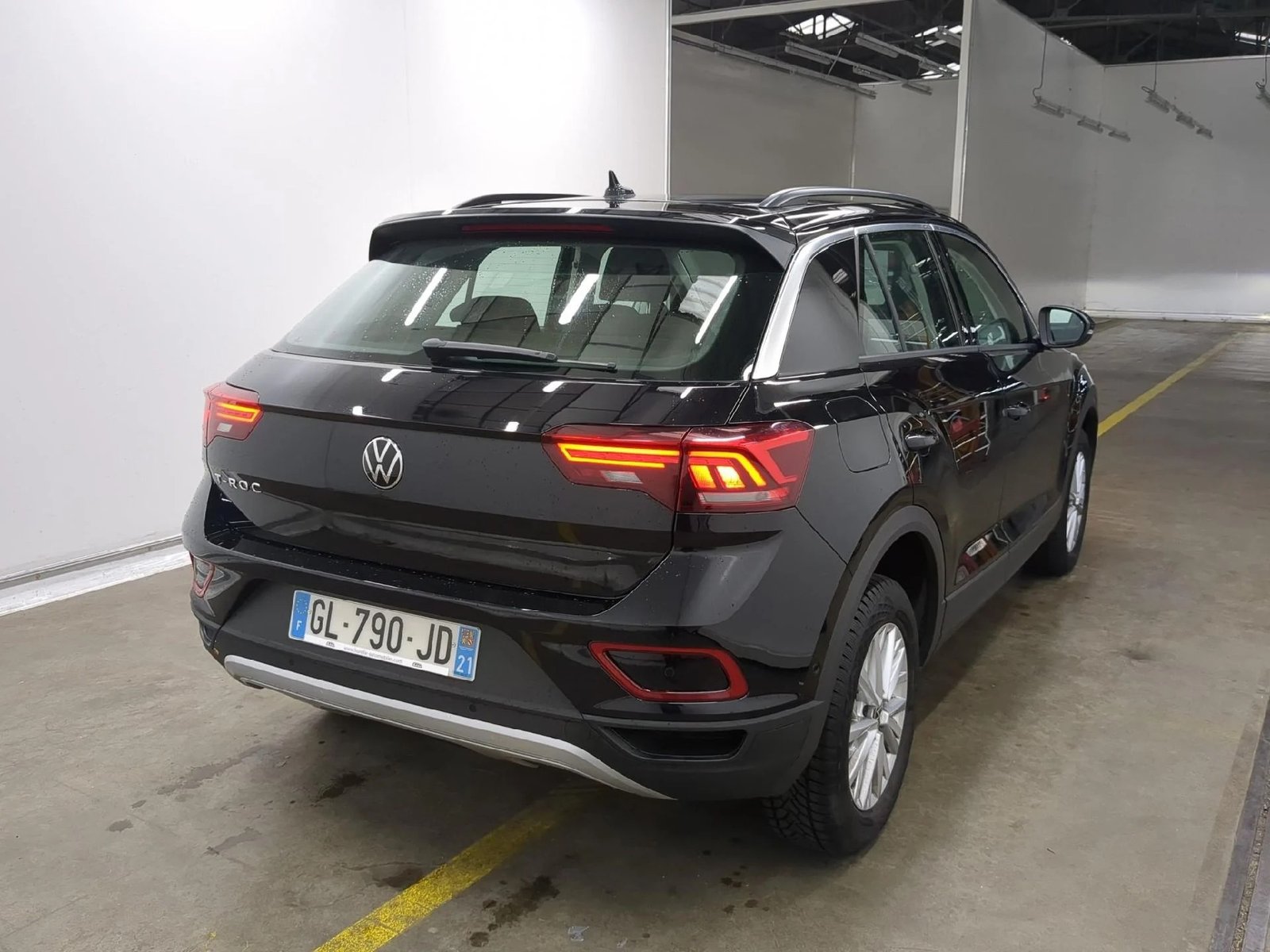 
								Volkswagen T-Roc Life 1.5 TSI 150CV BVA7 E6d full									