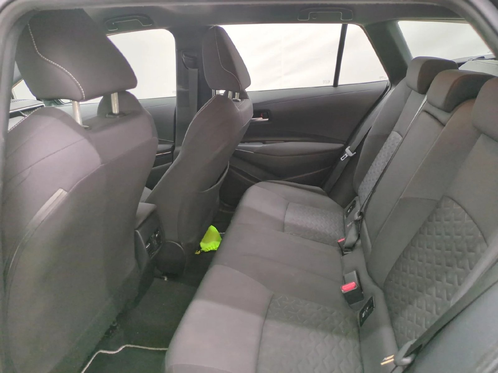 
								TOYOTA Corolla Touring Sports 184h Dynamic Business Stage Acad full									