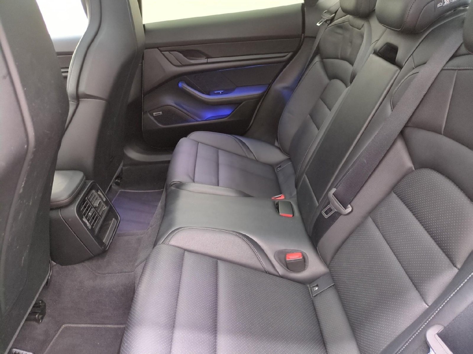 
								Porsche Taycan 79kWh BVA full									