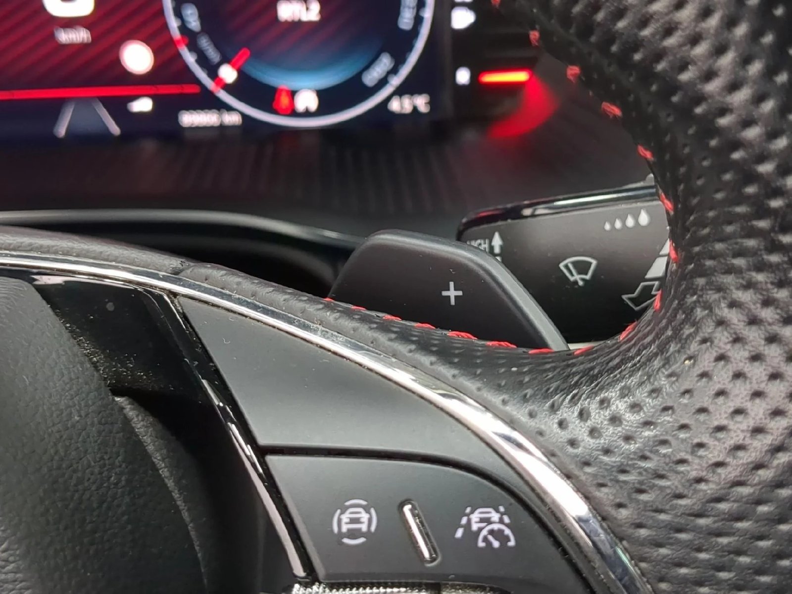 
								Skoda Octavia RS 2.0 TDI 200CV BVA7 E6d full									