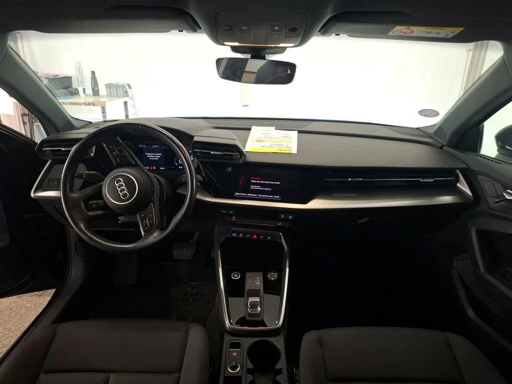 
								AUDI A3 Sportback 40 TFSI e 204 S Tronic Business Line full									