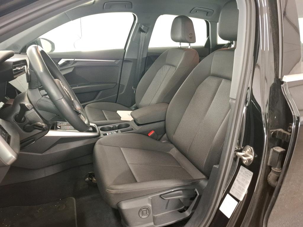 
								AUDI A3 Sportback 40 TFSI e 204 S Tronic Business Line full									