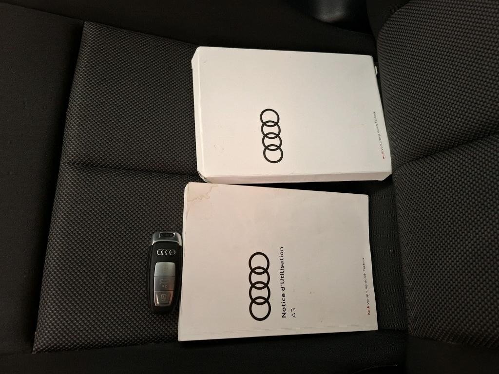 
								AUDI A3 Sportback 40 TFSI e 204 S Tronic Business Line full									