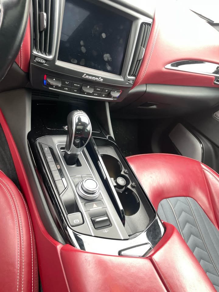 
								Maserati levante full									