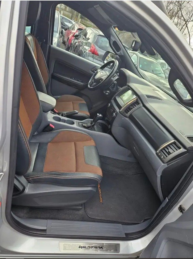 
								FORD RANGER III 3.2 TDCI 200 AUTO DOUBLE CAB WILDTRAK full									